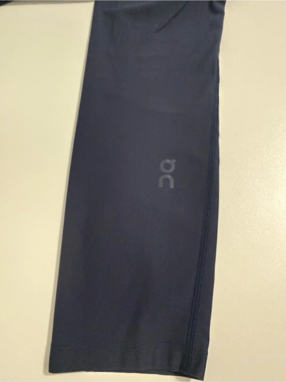 On Running stretchy leggings